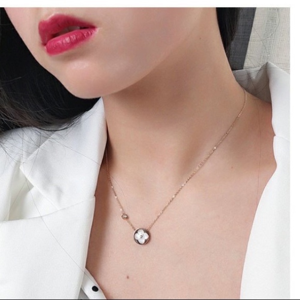 💎Round Clover Rose Gold Necklace - Picture 6 of 11